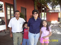 Luis Valdivia, Jos Luis, Loreto y Cristina Ortiz (37,635 bytes)